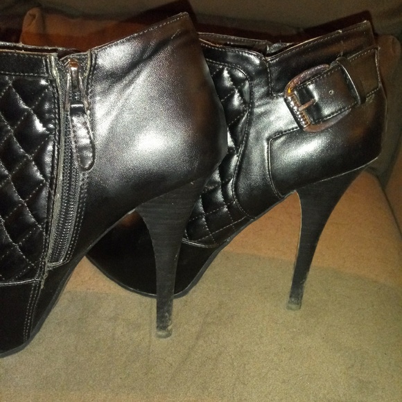 Hold@TrueBlood** Guess Moto Booties - Picture 6 of 7